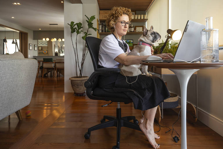 Trabalho invisível explica por que mulheres têm preferido home office e trabalho flexível