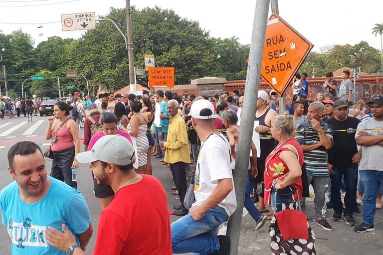 Moradores de ocupação bloqueiam entrada de usuários da cracolândia em rua de SP