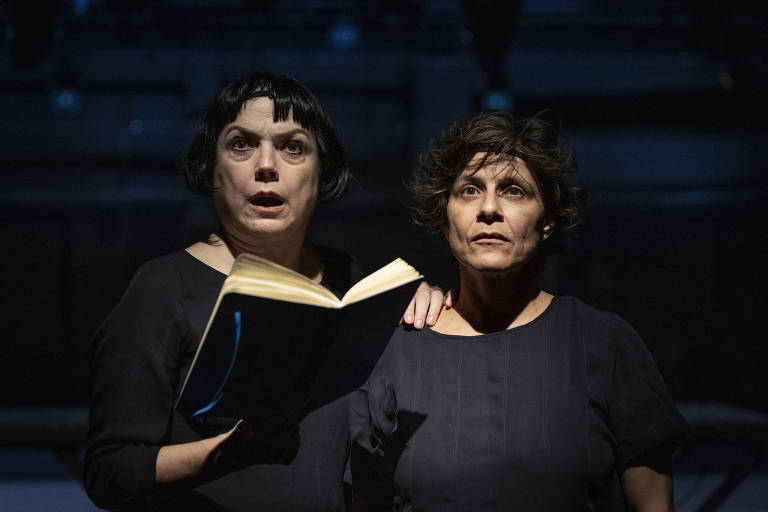 'Ana Lívia', com Bete Coelho, confronta teatro e morte com texto inspirado em Joyce