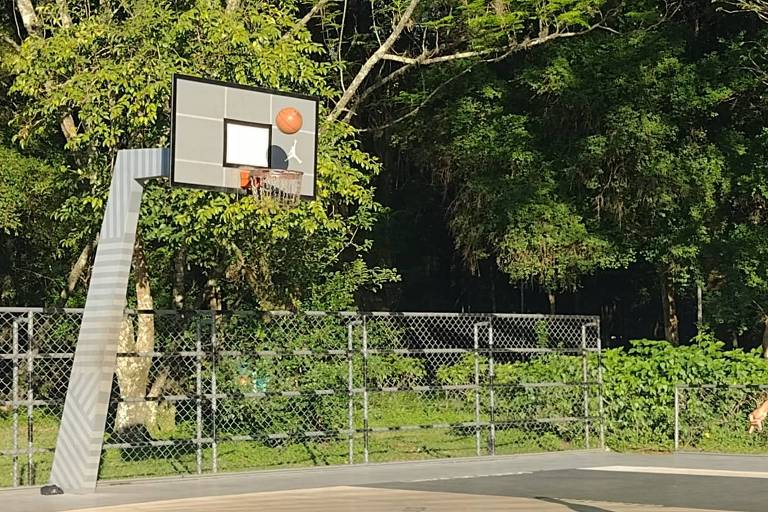 Quadra de esportes no Parque Ibirapuera, em São Paulo