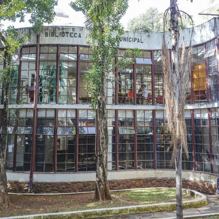 Fachada da Biblioteca Monteiro Lobato, no centro de São Paulo