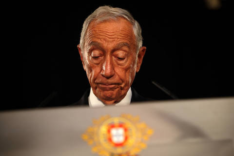 Portugal's President Marcelo Rebelo de Sousa addresses the nation from Belem Palace to announce his decision to dissolve parliament triggering snap general elections on March 10th, after Prime Minister Antonio Costa resigned due to an ongoing investigation on the alleged corruption in multi-billion dollar lithium, green hydrogen and data centre deals, in Lisbon, Portugal, November 9, 2023. REUTERS/Pedro Nunes ORG XMIT: PPP-PN12
