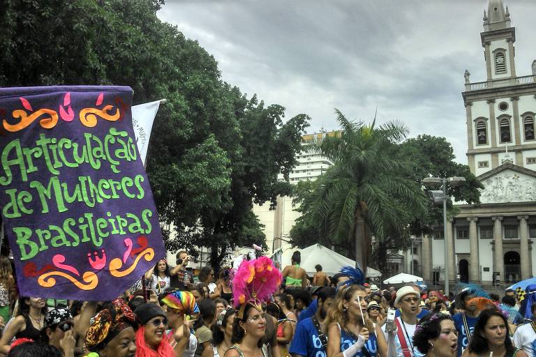 Virada da Consciência debate história do samba e a presença feminina nas escolas