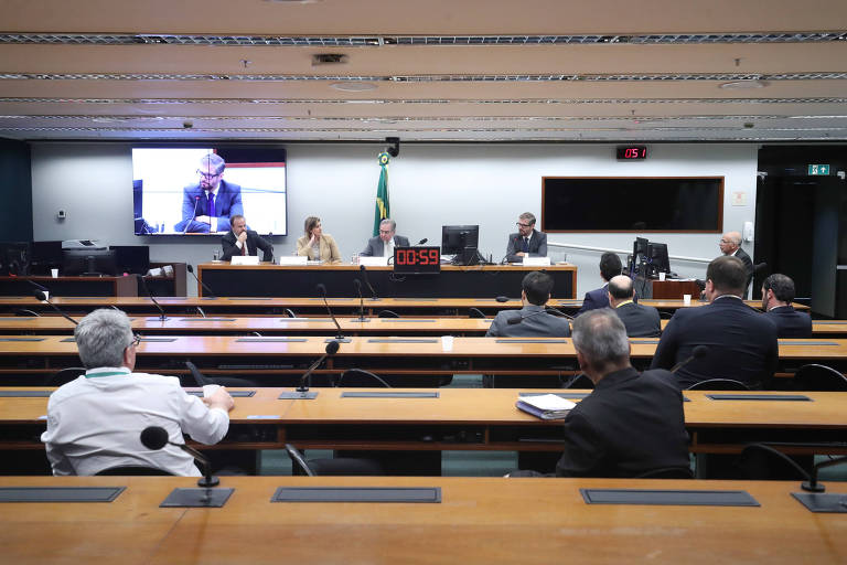Câmara emenda feriado e coloca em espera projetos de interesse do governo Lula