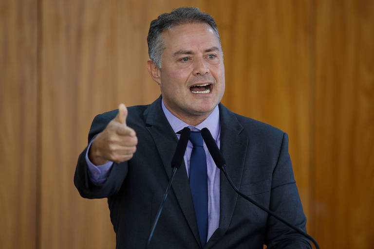 Governo precisa defender Haddad sobre meta fiscal, diz Renan Filho