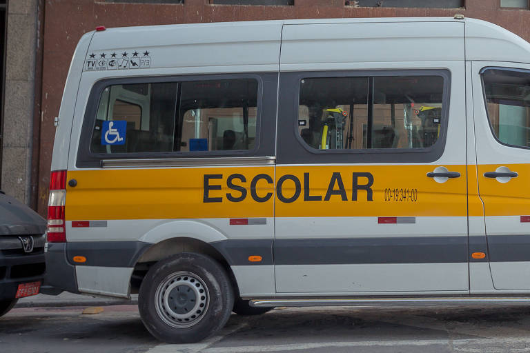 Veículo do transporte escolar que atende a cidade de São Paulo 