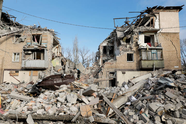 Ucrânia cruza rio e enfrenta 'fogo do inferno' da Rússia