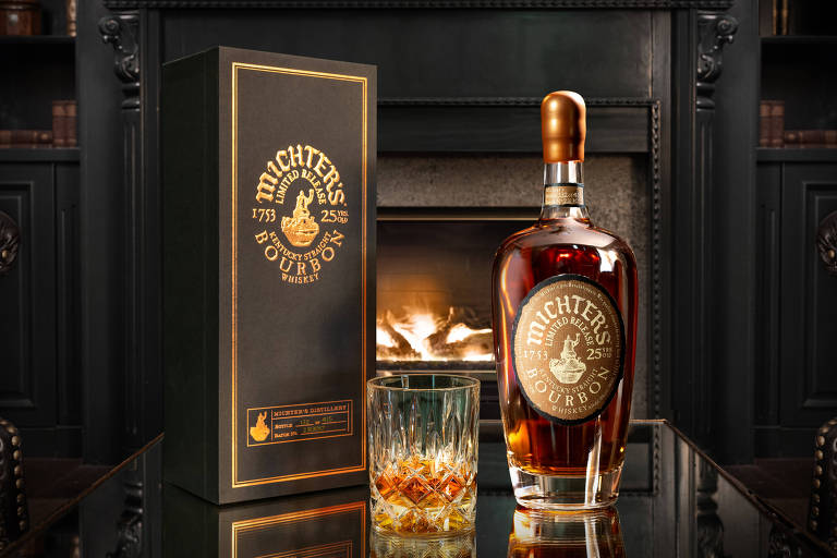 Garrafa da marca de whisky Mitcher's Bourbon 