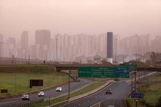 Tempestade de poeira atinge a cidade de Ribeirão Preto