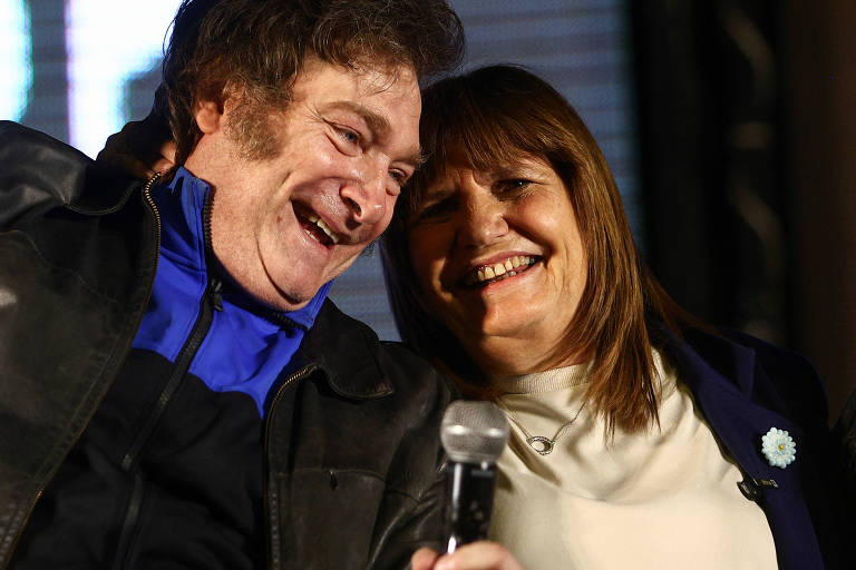 Javier Milei e Patricia Bullrich no evento de encerramento da campanha em Córdoba, na Argentina