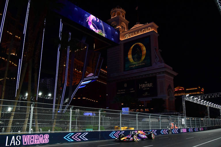 Verstappen vence GP de Las Vegas de F1 e Pérez garante vice-campeonato
