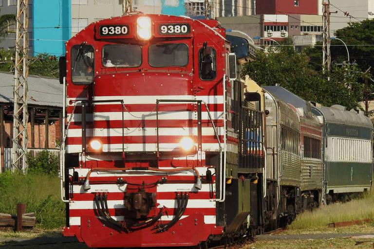 Locomotiva 9380, da ABPF (Associação Brasileira de Preservação Ferroviária), que fará rota natalina no interior paulista