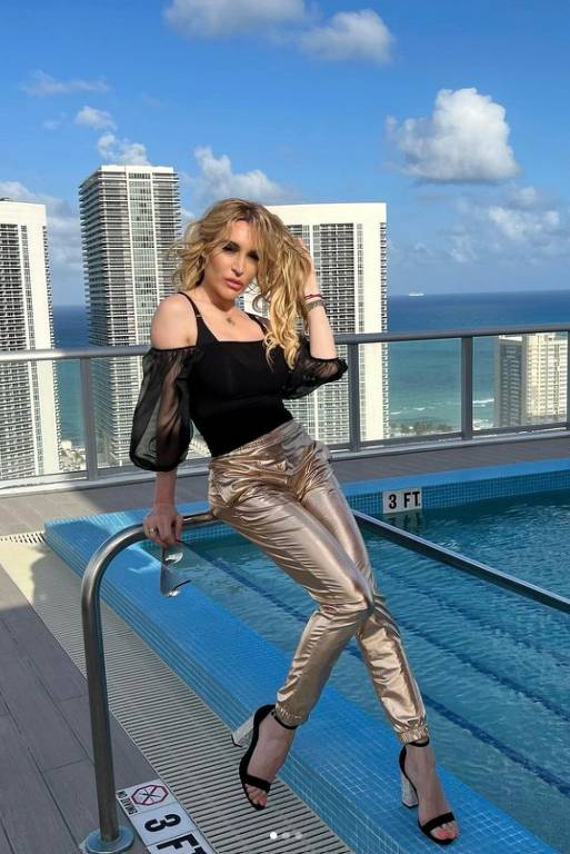 A atriz e humorista de 42 anos é famosa na Argentina por suas imitações; na foto, publicada em seu Instagram, ela mostra visita a Miami