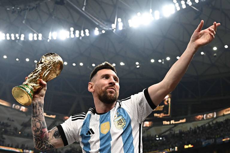 Camisas usadas por Messi na Copa do Qatar devem bater recorde em leilão