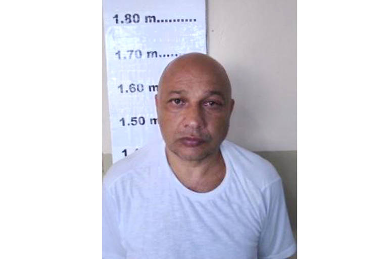 NOME: Antonio Cezar Marino Ferreira
APELIDO: desconhecido
HISTÓRICO: Um dos alvos da operação "Cactus", da Polícia Civil de SP, em abril de 2019. Era suspeito de ser integrante de grupo de matadores de aluguel no Ceará que, para fugir da polícia, migrou para o estado de São Paul e passou a atuar no tráfico de drogas.
DATA DA SOLTURA: 30/09/2021
COMO: por excesso de prazo da prisão preventiva.
SITUAÇÃO ATUAL: em liberdade
DEFESA: O advogado Wilson Jamberg informou que ele foi condenado sem provas e há 20 anos se dedica ao trabalho e à família.