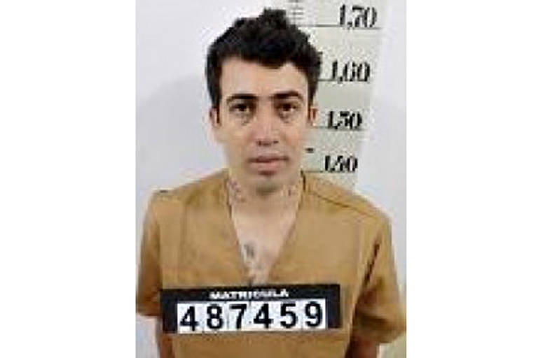 NOME: Ederson Coelho Rodrigues
APELIDO: desconhecido
HISTÓRICO: Fazia parte de quadrilha suspeita de assalto a carros fortes. Quando foi preso, em novembro de 2016, estava em posse de 41 tijolos de maconha prensados.
DATA DA SOLTURA: 20/04/2018
COMO: ordem judicial do ex-ministro do STF Marco Aurélio, por excesso de prazo da prisão preventiva
SITUAÇÃO ATUAL: Procurado
DEFESA: A defesa foi procurada pela reportagem, mas não respondeu