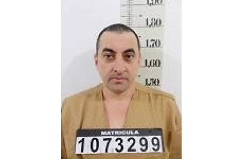 NOME: José Roberto de Almeida
APELIDO: Nenê
HISTÓRICO: Alvo da operação "Revanche", da Polícia Federal, suspeito de integrar uma das maiores quadrilhas de contrabando de cigarros do país, em junho de 2017. Foi condenado a 13 anos de prisão
DATA DA SOLTURA: 27/03/2020
COMO: Conseguiu albergue domiciliar por causa da pandemia de Covid-19
SITUAÇÃO ATUAL: em liberdade
DEFESA: A defesa não foi localizada pela reportagem