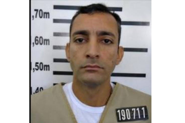 NOME: Patric Velinton Salomão
APELIDO: o Forjado
HISTÓRICO: condenado a 15 anos, conseguiu remissão de pena em razão de cursos e estudos realizados na prisão. Foi investigado por associação à organização criminosa e lavagem de dinheiro de R$ 1 bilhão, mas absolvido. É considerado integrante da cúpula do PC.
DATA DA SOLTURA: 18/02/2022
COMO: Cumprimento de pena
SITUAÇÃO ATUAL: Procurado
DEFESA: A defesa foi procurada pela reportagem, mas não respondeu