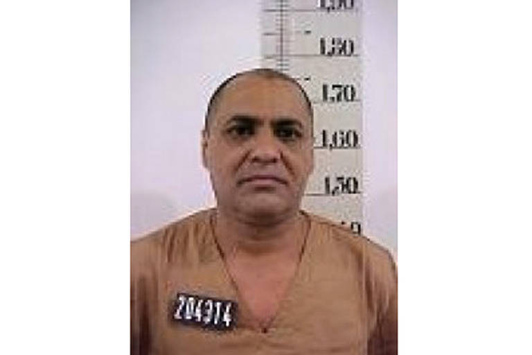 NOME: Suaélio Martins Leda
APELIDO: Peixe
HISTÓRICO: suspeito de tráfico internacional de drogas, preso nas operações "Hulk", "Oversea" e "Capitão Jack" da Polícia Federal. Condenado a 40 anos de prisão e possui vários processos por tráfico em andamento
DATA DA SOLTURA: 21/07/2020
COMO: habeas corpus concedido pelo desembargador França Carvalho, do Tribunal de Justiça de São Paulo, que o considerou grupo de risco para a Covid-19
SITUAÇÃO ATUAL: Procurado
DEFESA: A defesa foi procurada pela reportagem, mas não respondeu