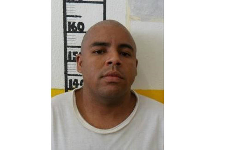 NOME: Vanderson dos Reis Pereira
APELIDO: Vandinho
HISTÓRICO: Um dos alvos da operação "Cactus", da Polícia Civil de SP, em abril de 2019. Era suspeito de ser integrante de grupo de matadores de aluguel no Ceará que, para fugir da polícia, migrou para o estado de São Paulo, passou a atuar no tráfico de drogas.
DATA DA SOLTURA: 30/09/2021
COMO: habeas corpus
SITUAÇÃO ATUAL: em liberdade
DEFESA: A defesa foi procurada pela reportagem, mas não respondeu