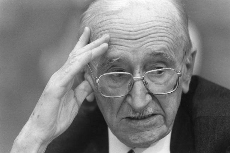 Friedrich Hayek, economista da Escola Austríaca, ganhou o Prêmio Nobel de Economia em 1974
