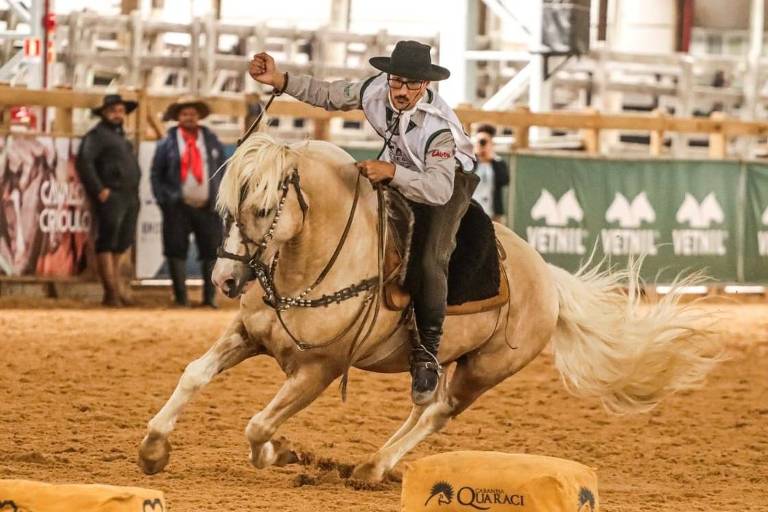 Gabriel Paiva dos Santos Alfaro, que tem paralisia cerebral, durante a competição Inclusão de Ouro, no Rio Grande do Sul