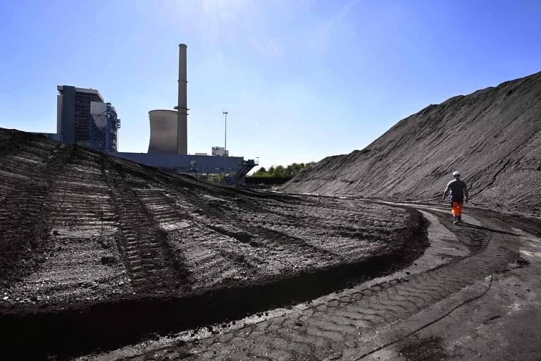 França e EUA vão propor fim de financiamento privado a usinas de carvão na COP28