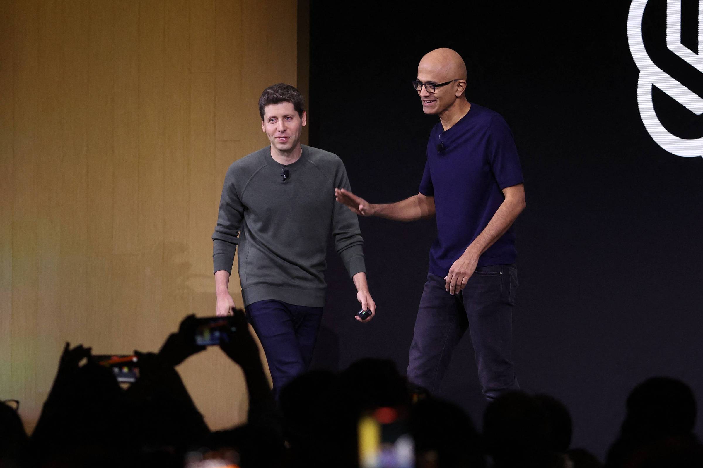 OpenAI negocia com Microsoft para liberar financiamento e futura listagem na Bolsa