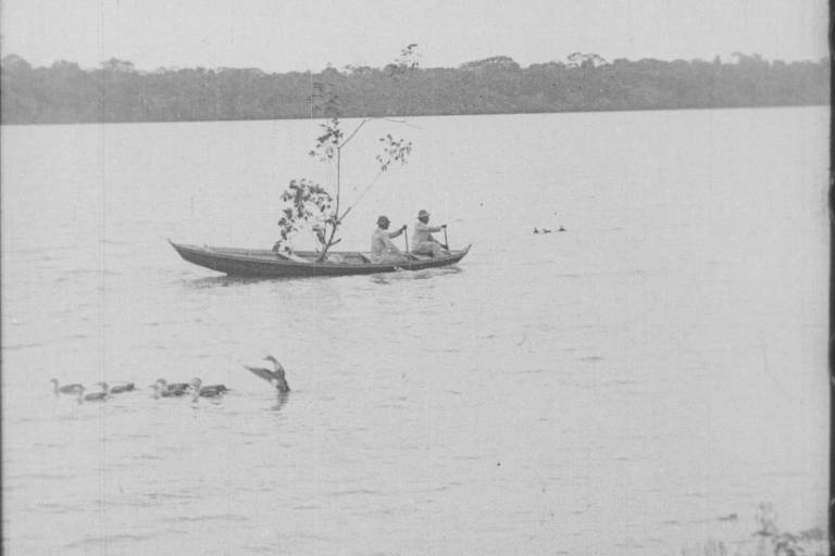 Cena do filme "Amazonas, o Maior Rio do Mundo", de Silvino Santos, considerado o primeiro longa a rodar na região amazônica
