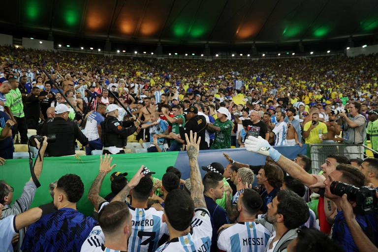 Argentina vence e agrava crise do Brasil em jogo marcado por briga no  Maracanã
