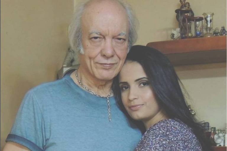 Viúva de Erasmo Carlos, Fernanda Esteves fala sobre um ano da morte do cantor e compositor: 'O mundo era mais bonito'