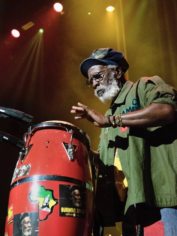 O cantor jamaicano Burning Spear, lenda do reggae