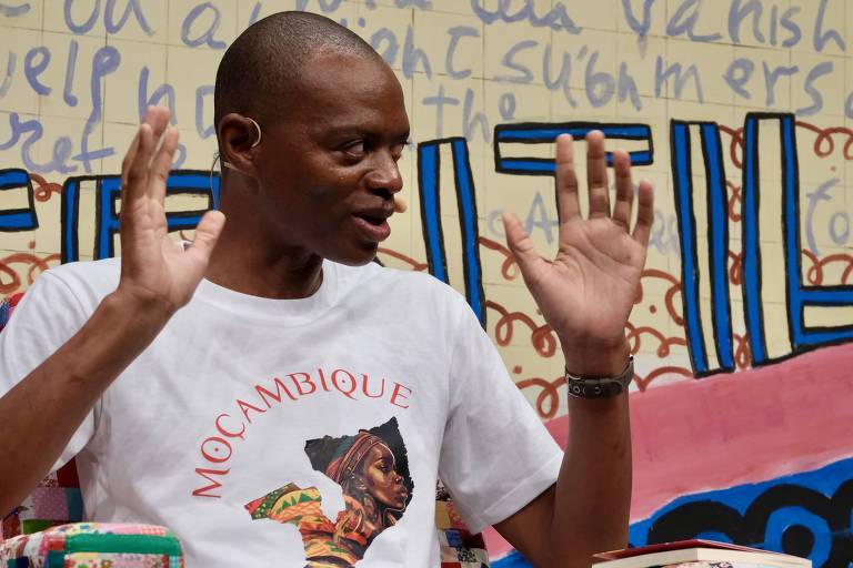 Autor moçambicano Manuel Mutimucuio critica a lusofonia em debate da Flip