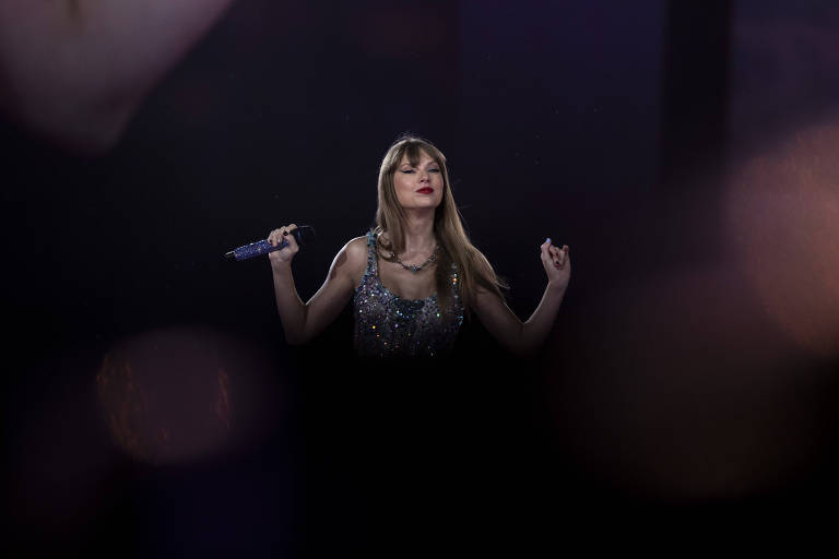 A cantora americana Taylor Swift se apresenta durante o primeiro show em São Paulo, realizado no Allianz Parque, em novembro
