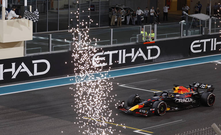 Max Verstappen venceu o GP de Abu Dhabi, o último da temporada