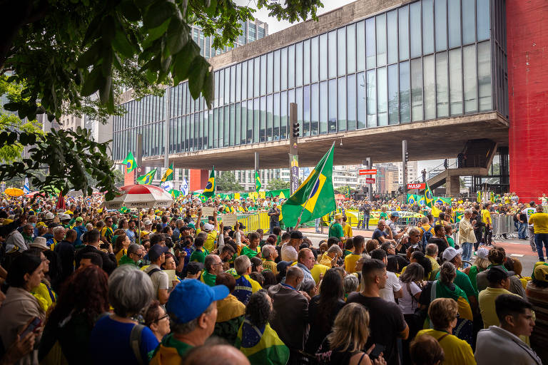 O melhor é acordar e ver que nada mudou: Lula continua presidente, diz leitora sobre atos bolsonaristas