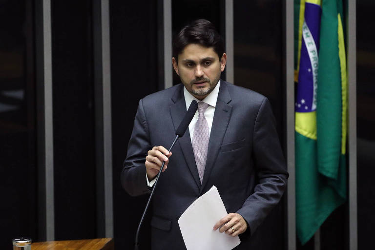 Até quando Brasil será roubado por aqueles que se mascaram de políticos, questiona leitor