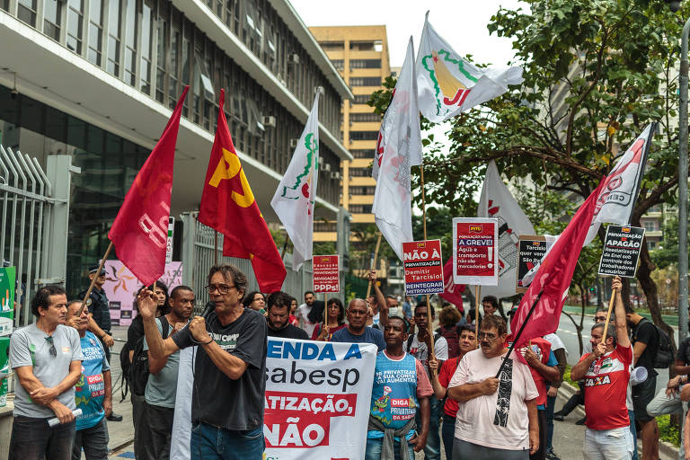 Sindicatos realizam ato em São Paulo contra projetos de privatização apresentados pelo governo estadual 