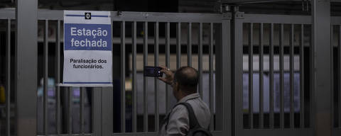 SÃO PAULO - SP - BRASIL - 28.11.2023 - 06h00: GREVE DO METRÔ. Movimentação de passageiros durante a manhã de hoje na estação Itaquera do Metrô.  (Foto: Adriano Vizoni/Folhapress, COTIDIANO) *** EXCLUSIVO FSP ***