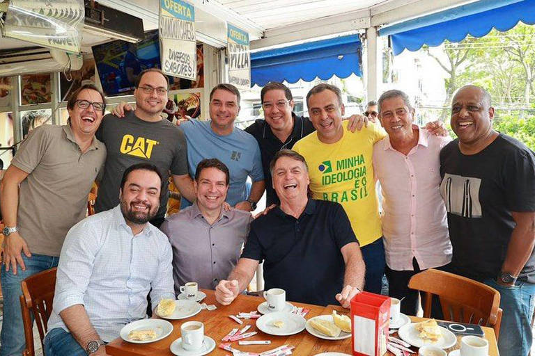 Cláudio Castro se realinha a Bolsonaro, assume pré-campanha no Rio e ameaça base de Paes