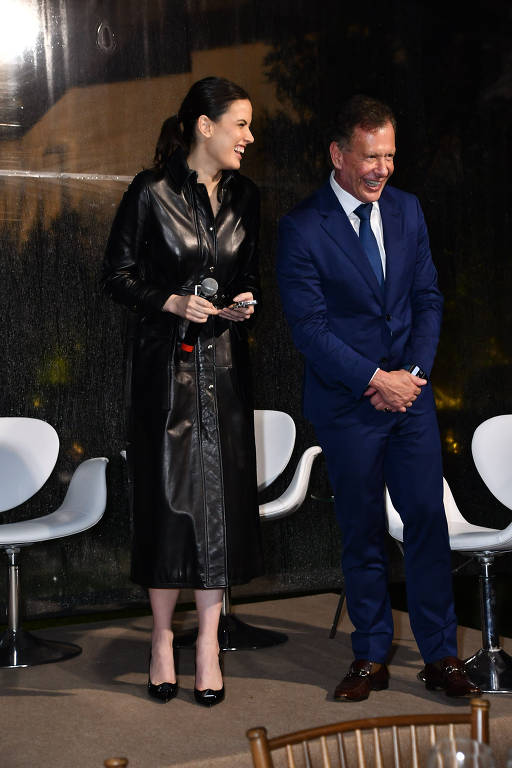 A presidente do Esfera Brasil, Camila Funaro Camargo, e o presidente do conselho do Esfera Brasil, João Camargo