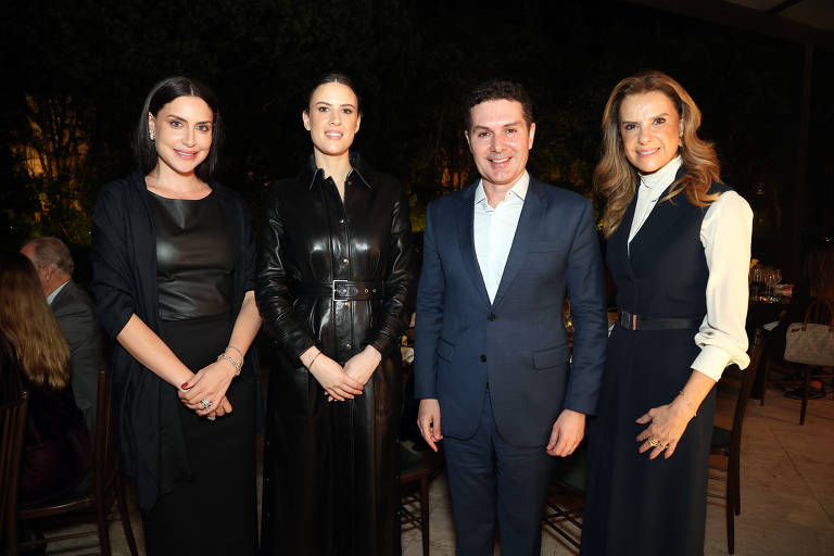 A presidente do Instituto Nelson Wilians, Anne Wilians, a presidente do Esfera Brasil, Camila Funaro Camargo, o ministro das Cidades, Jader Filho, e a cofundadora do Esfera Brasil, Ana Funaro Camargo