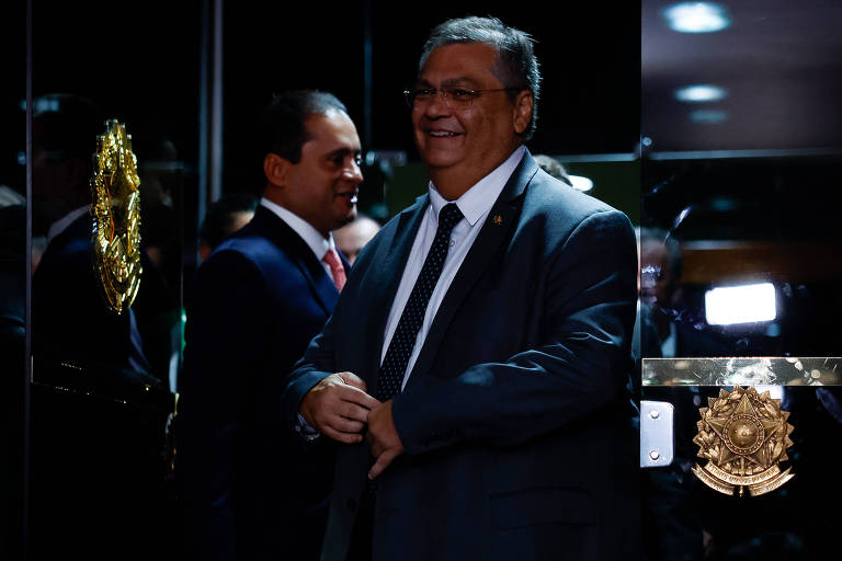 Ministro da Justiça, Flávio Dino, indicado pelo presidente Lula ao STF, e senador Weverton Rocha (PDT), relator