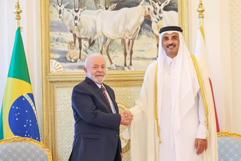O presidente Lula durante encontro com o emir do Qatar, Tamim bin Hamad al-Thani, em Doha