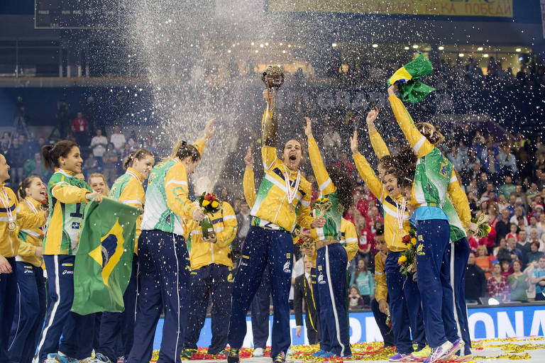 Brasil celebra dez anos de título mundial de handebol e busca retomar sucesso
