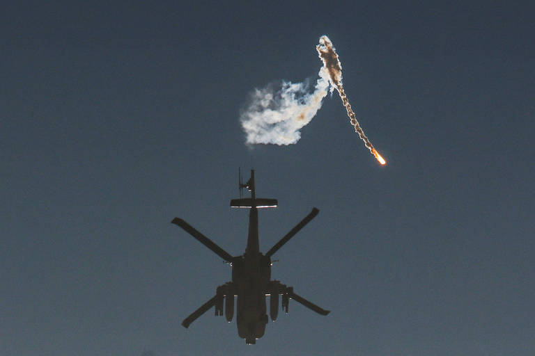 Helicóptero israelense lança míssil sobre Faixa de Gaza; veja fotos de hoje