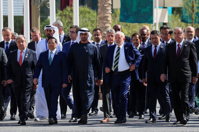 Líderes mundiais na abertura da COP28, conferência do clima da ONU, em Dubai