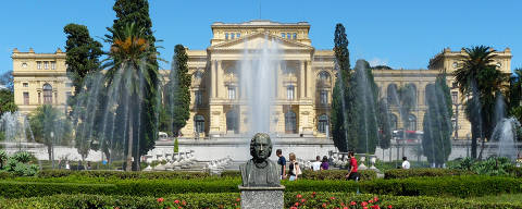 Originalmente o busto ficava na entrada dos jardins, em posição de destaque.