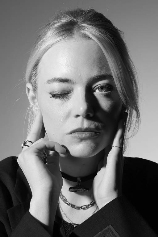 Emma Stone em West Hollywood, Califórnia. 'Poor Things' é um dos quatro filmes que a atriz fez com Yorgos Lanthimos  e pode ser indicado ao Oscar