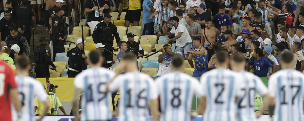 Brasil x Argentina, no Maracanã, tem pancadaria entre torcedores; jogo  atrasa em meia hora